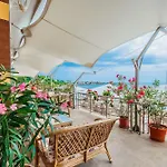 Mirage فندق نيسيبار